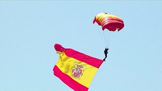 عرض عسكري حاشد بإسبانيا في عيد قواتها المسلحة