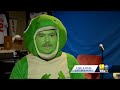 Maryland man gains millions of fans as Therapy Gecko  - 02:24 min - News - Video