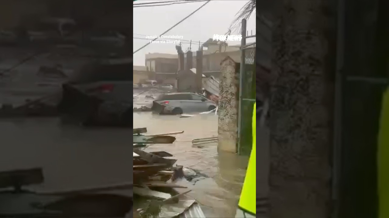 SEE IT: Hurricane Melissa BATTERS Jamaica #shorts #foxnews #world #weather