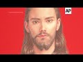 Desata polémica en España cartel de Cristo joven, apuesto y vistiendo un taparrabos  - 01:25 min - News - Video