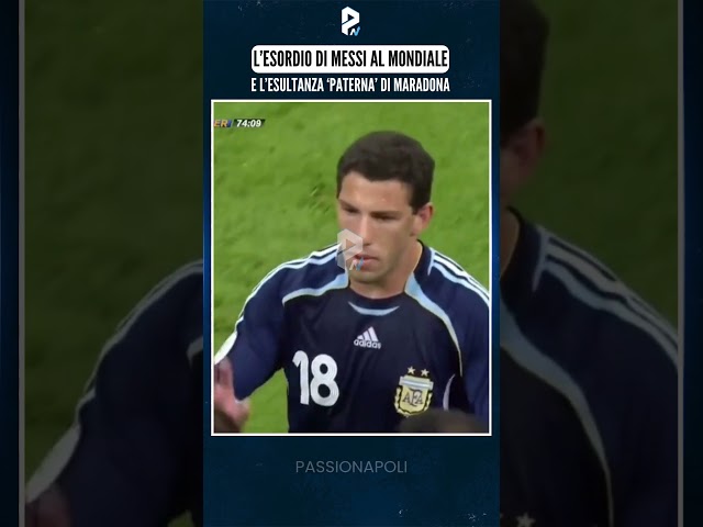 L'esordio di Leo #Messi ai Mondiali del 2006 e l'esultanza 'paterna' di Diego Armando #Maradona