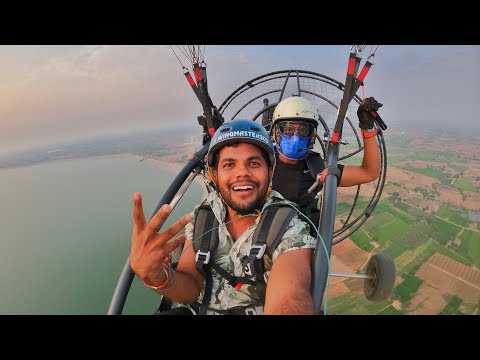 My Village Show fame Anil Geela enjoys Paragliding, see how Gangavva reacts My Village Show fame Anil Geela enjoys Paragliding, see how Gangavva reacts