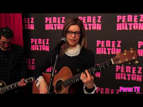 Lisa Loeb - Stay (Acoustic Perez Hilton Performance) - YouTube