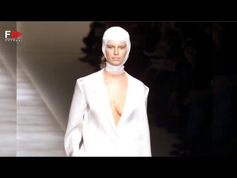 Vintage in Pills GIVENCHY Spring 2002 Haute Couture - Fashion Channel