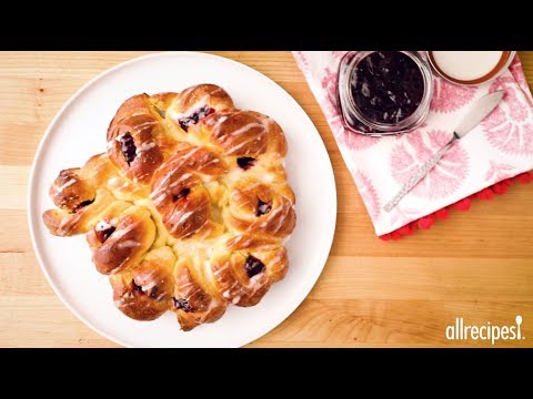 Brunch Recipes - How to Make Pull-Apart Easter Blossom Bread