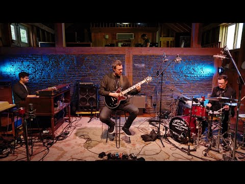 Krasno/Moore Project: Book Of Queens - Slow Burn (Official Live
Performance Video)