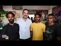 Congress leader Rahul Gandhi gets his beard trimmed at a local barber shop in Raebareli  - 01:08 min - News - Video