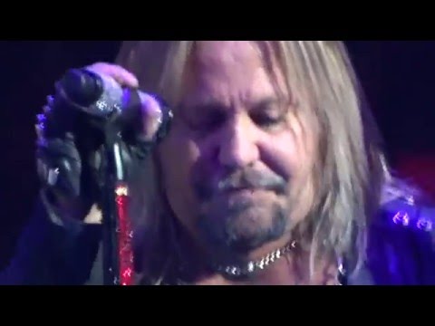 MOTLEY CRUE HOME SWEET HOME VINCE NEIL IN TEARS New Years 2015/16