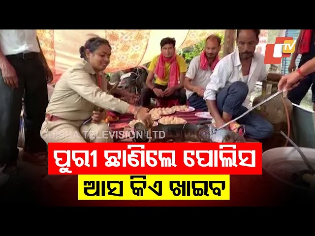 UP Police Officer Prepares Food for Kanwāriẏā Devotees in Hapur