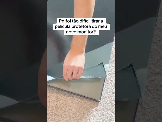 Tirando película protetora do meu novo monitor #shorts