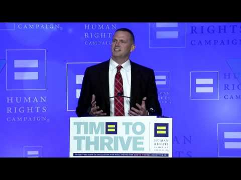 Dr  Thomas Aberli Receives the Upstander Award at the 2017 HRC Foundation's Time To THRIVE Conferenc