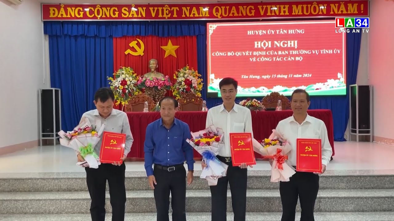 Tân Hưng công bố quyết định công tác cán bộ