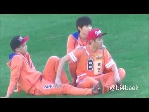 130903 EXO Luhan Baekhyun Kai Suho @ISAC ルハン ベク 膝枕