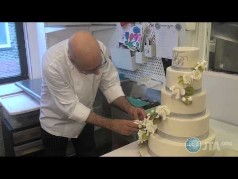 Food Network "Sweet Genius" Ron Ben-Israel decorates a wedding ...