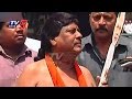 MP Siva Prasad in Kuchela get-up to meet Modi