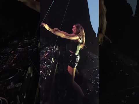 dont stop and put your hands in the air #festivalmusic #edmmusic #stereolove #housemusic