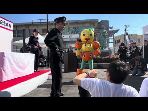 銚子電気鉄道と肥薩󠄀おれんじ鉄道の調印式・おかしな寸劇の様子(カジュカンサーも登場します!)