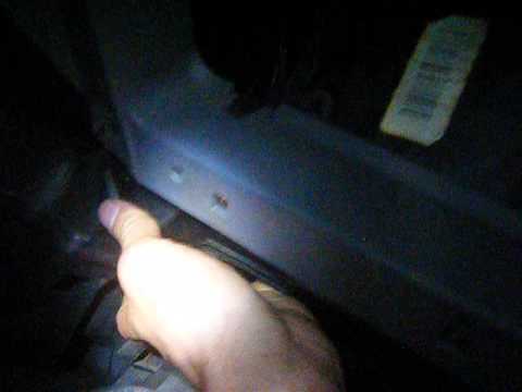 How to remove 2001 ford focus engine #9