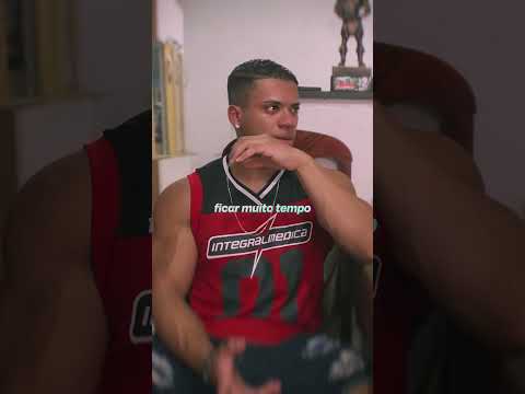 Ele não pode CONTER A EMOÇÃO