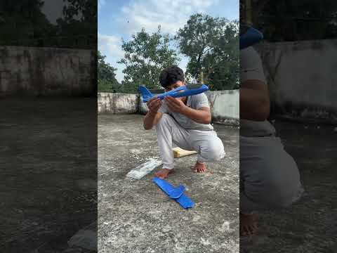 Ye plane to tootne ka naam hi nahi le raha 💪✈️ #CrazyIndian.