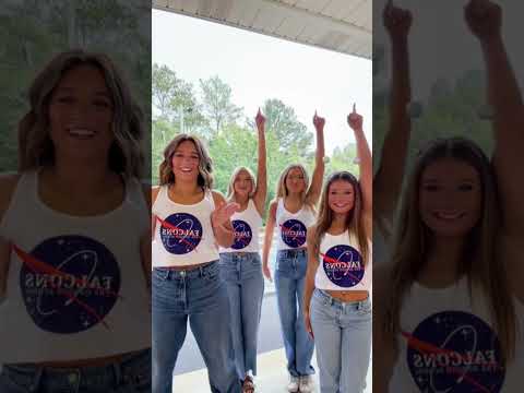 1000000th attempt… @Chloe Mosley🤍 @ag @Peyton_wesson #lylawesson #moonmoonmoon #boom #space