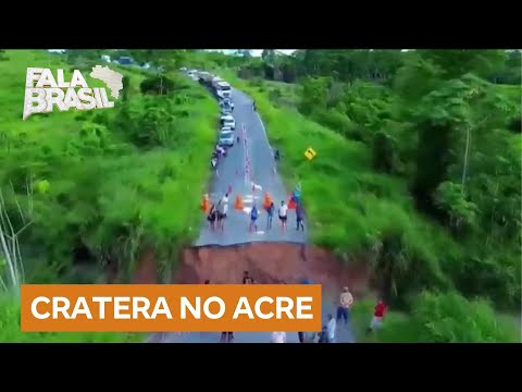 Cratera se abre após fortes chuvas no Acre e interdita BR-364