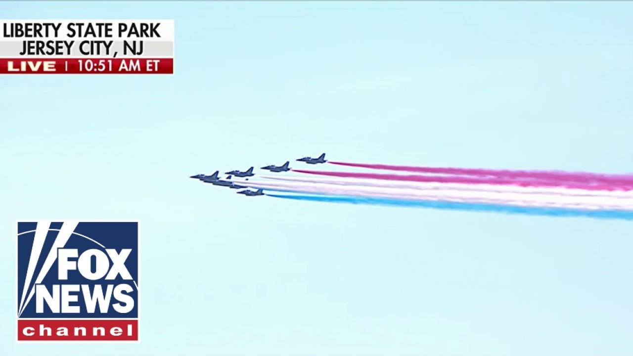 Former Blue Angels pilot reveals 'magic' behind iconic flight team