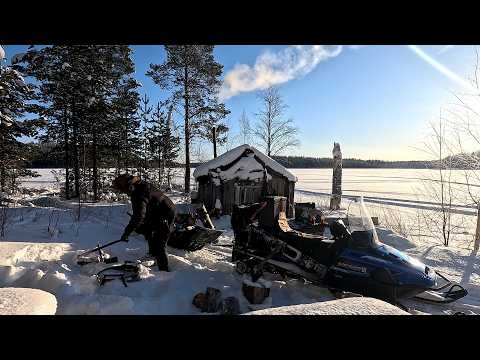 ИЗБА ДЕДА НА ОСТРОВЕ. ДОБЫЛ МАТЕРИАЛ ДЛЯ СТРОИТЕЛЬСТВА. ПРОВЕРИЛ САМОЛОВКИ. ПОЙМАЛ ЩУКУ НА ЖЕРЛИЦЫ.