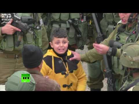 فيديو ..  جنود الاحتلال يجرّون ...