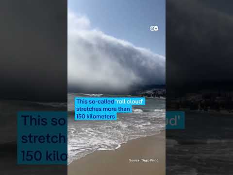 Rare 'tsunami' cloud formation rolls towards Portugal's Atlantic coast | DW News