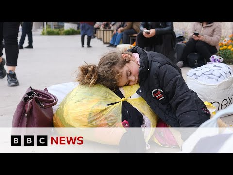 Nagorno-Karabakh: Armenia says 100,000 refugees flee region - BBC News