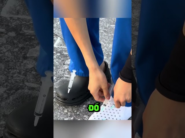 Vì Sao Y Tá Phải Mang Giày Chống Kim Đâm? #shorts