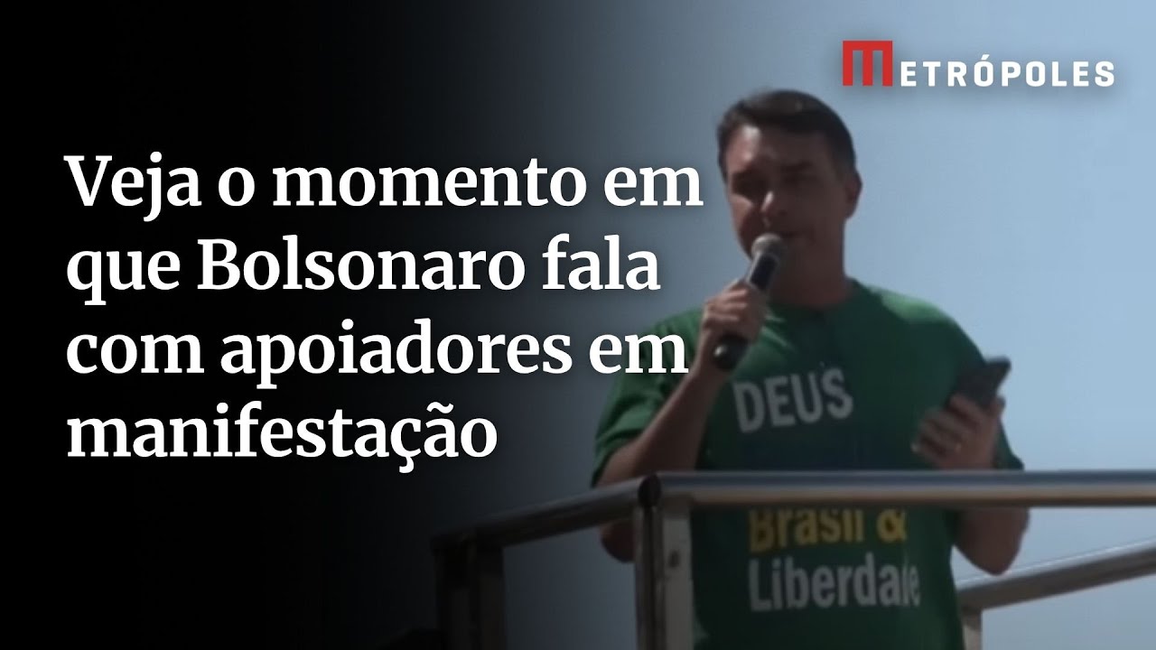 Veja o momento em que Bolsonaro fala com apoiadores em manifestação