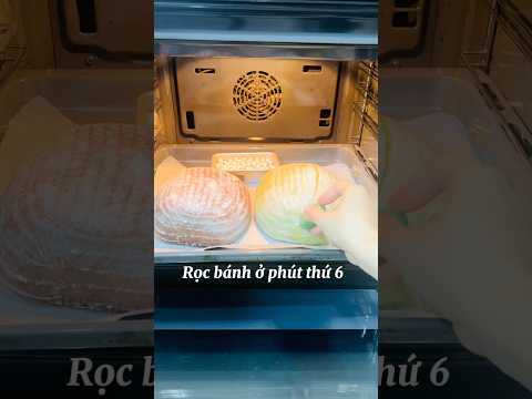 Rạch Sourdough khi đang nướng ở phút thứ 6