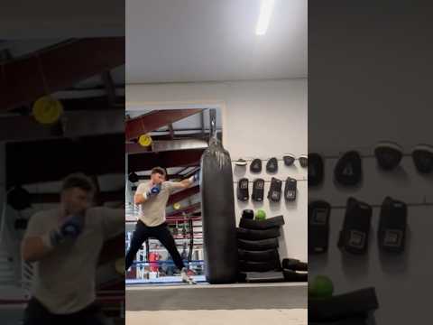 230lbs 8/3min rounds bag work #boxing #heavyweight #mma