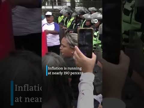 Venezuela public sector workers protest economic situation | DW News