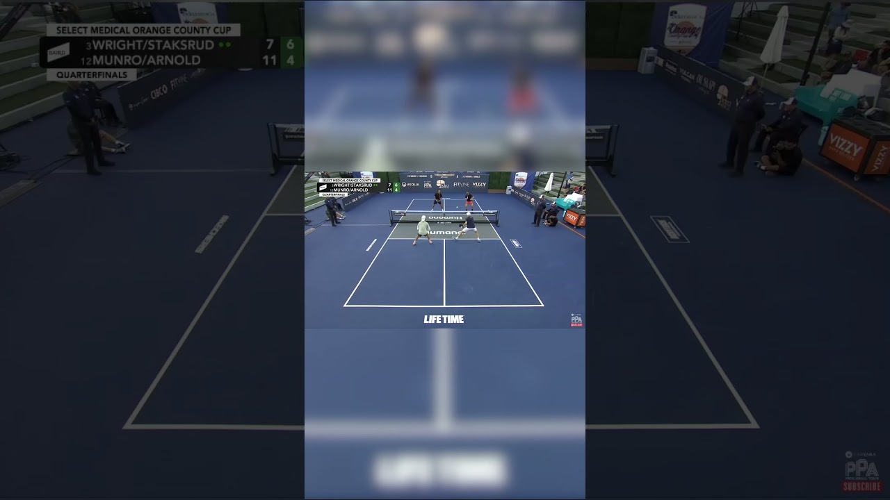 A traffic jam on Championship Court 🚗🤣