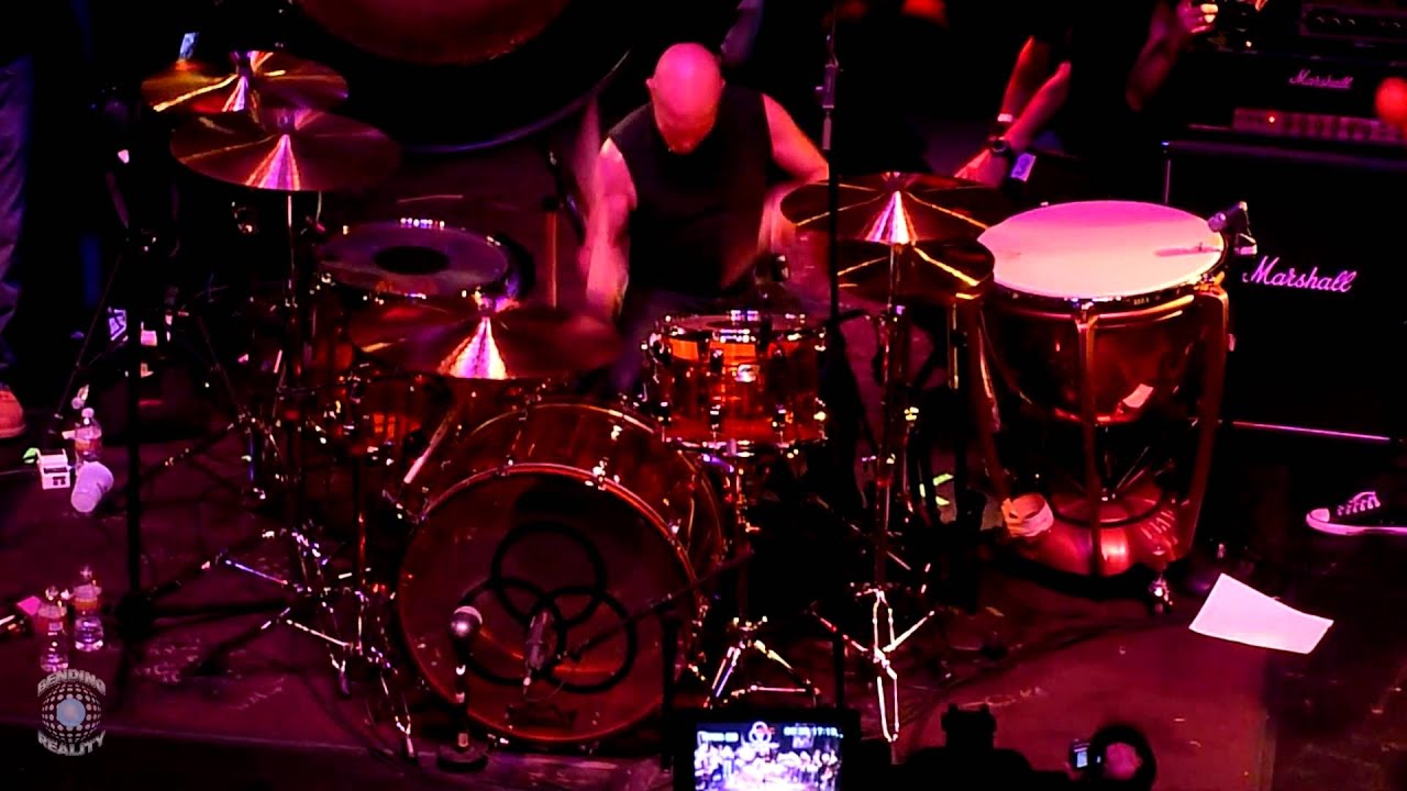 Chris Slade (AC/DC) Playing John Bonham's Drums - YouTube