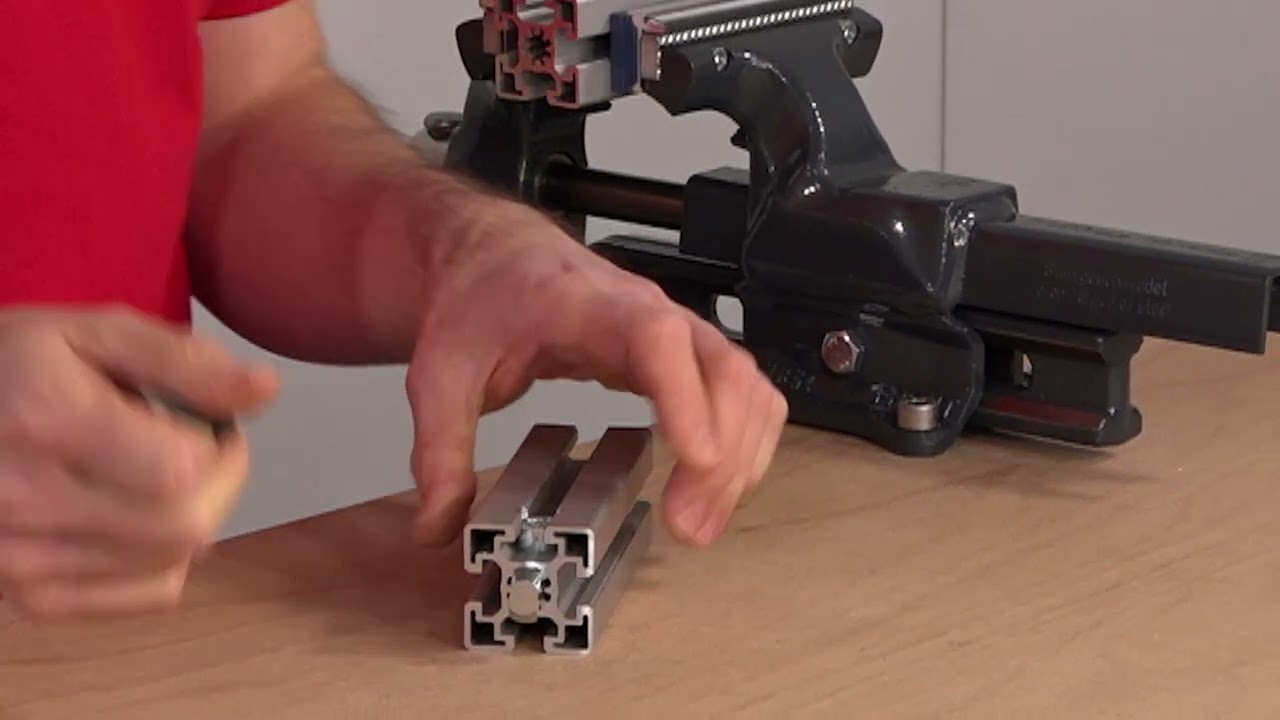 Conectorii cu eliberare rapidă GN 25b E+G video