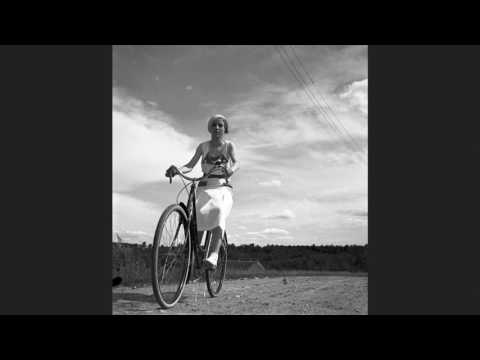 Robert Doisneau, le Révolté du Merveilleux'
