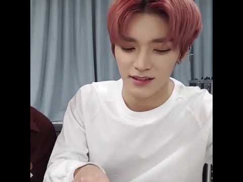 케이크 먹어도 살 잘 안찌는 NCT 태용과 그게 부럽다는 텐(태용이 말투 핵다정해ㅠㅠ❤️)