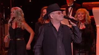 Micky Dolenz - &quot;I&#39;m A Believer&quot; (Live at CabaRay Showroom)