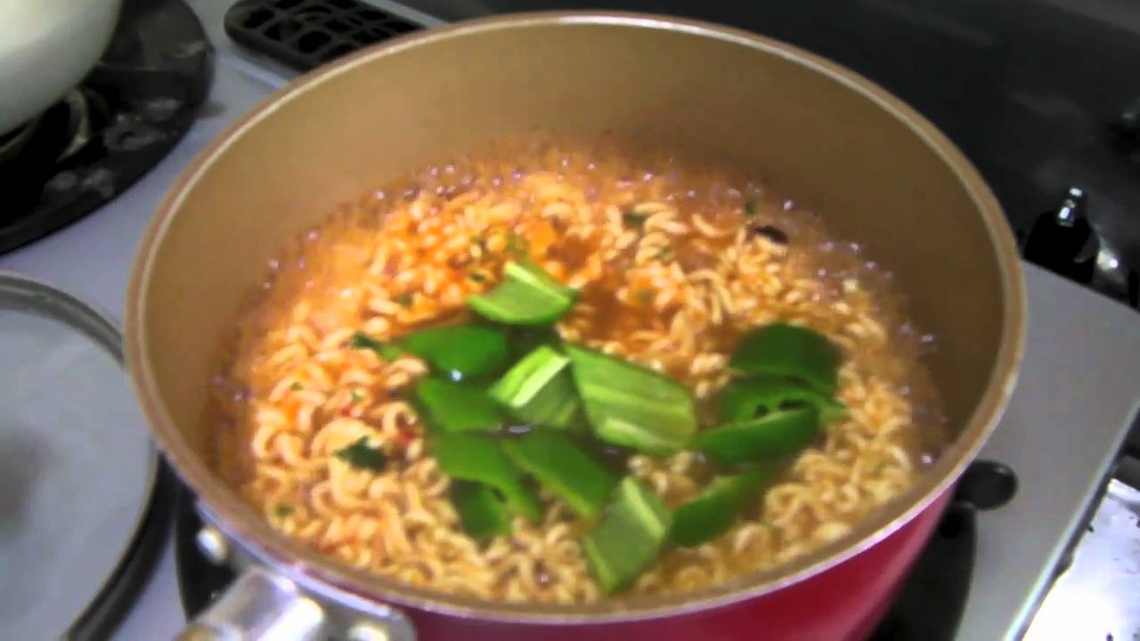 Spicy Korean Ramen - YouTube