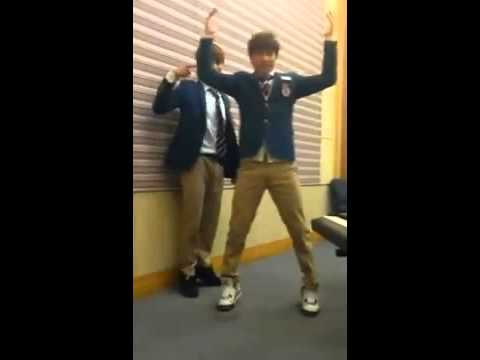 131107 EXO Suho & Kai Dancing To SHINee Everybody