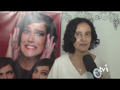 Vídeo: Teatro municipal de Pará de Minas recebe a peça “não” da atriz Adriana Birolli