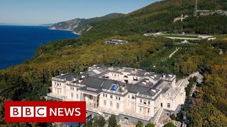 Vladimir Putin: Russian palace in Navalny video not mine - BBC News