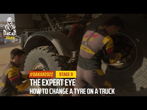 The expert eye : How to change a tyre on a truck - #Dakar2022