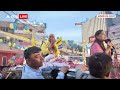 Viral Video: Sunita Kejriwal को रोडशो करते देख रो पड़े Mahabal Mishra | Delhi Loksabha Election 2024  - 01:10 min - News - Video