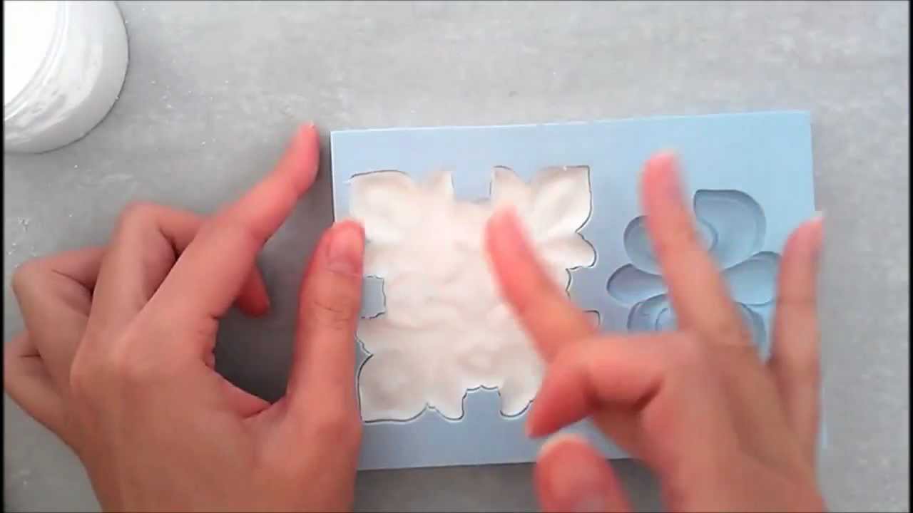 how-to-use-a-silicone-mold-for-fondant-gumpaste-sugar-paste-using