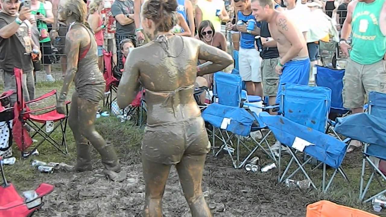 Country Concert Mud Wrestling Girls Gone Wild Youtube